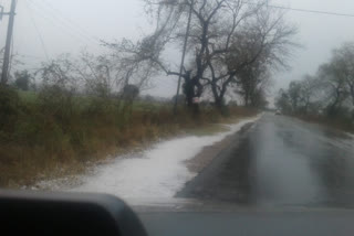 Child dies after lightning strikes near Adegaon police station area of Seoni