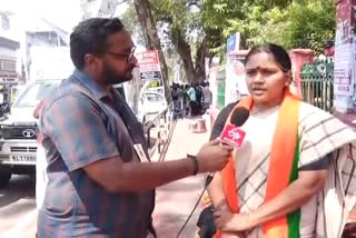 ശോഭ സുരേന്ദ്രൻ  shoba surendran  shoba surendran latest news  BJP news  BJP  ഇടതുസർക്കാർ മുട്ടിലിഴയേണ്ടി വരുമെന്ന് ശോഭ സുരേന്ദ്രൻ  ശോഭ സുരേന്ദ്രൻ വാര്‍ത്തകള്‍  പിഎസ്‌സി റാങ്ക് ഹോള്‍ഡേഴ്‌സ് സമരം  തിരുവനന്തപുരം ജില്ലാ വാര്‍ത്തകള്‍  തിരുവനന്തപുരം