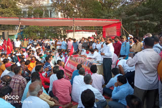 BEST employees protest at Azad Maidan for various demands