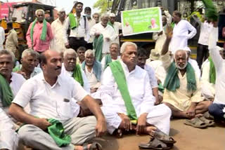 Rail Roko protest in Belgvai against  Centers farm law