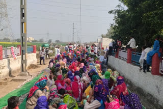 rail roko andolan in hisar farmers protest against centre farm laws