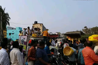 MP Rammohan Naidu campaigning in Narasannapeta Major Panchayat in Srikakulam district