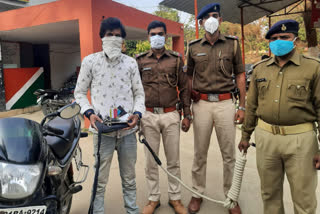 Ranchi police arrested two youths for stealing and looting