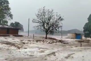 Heavy rain and hail in Jashpur