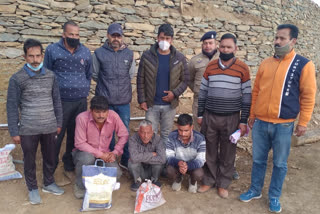 three charas smuggler arrested in mandi, मंडी में 7 किलो चरस के साथ तीन गिरफ्तार