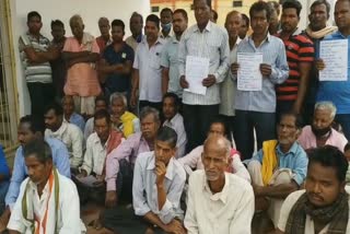 farmer protest in front of district supply office in khurdha