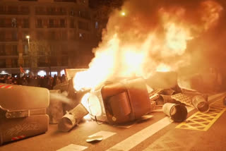 spain arrests 80 in riots over rapper's jailing