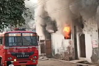 fire in flex board company in ghaziabad