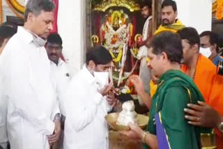 Minister jagadish reddy MLC candidate palla participating in special pujas at suryapet district