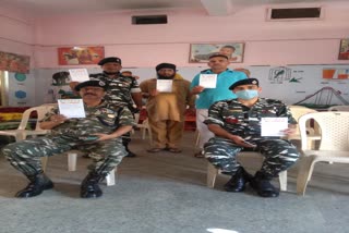 soldiers-posted-on-naxalite-front-in-bastar-are-being-vaccinated-with-corona