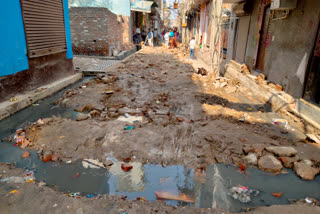 residents of sangam vihar ,  west delhi nagar nigam,  development work by nigam,  संगम विहार नगर निगम,  पश्चिमी दिल्ली नगर निगम,  नगर निगम के विकास कार्य,