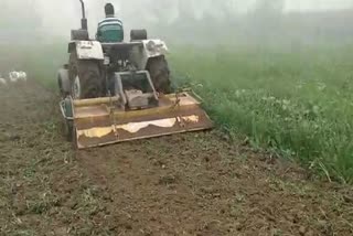 Viral video of Bijnor farmer plowing his field