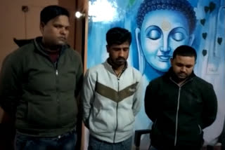 Police arrested 3 vicious mobile thieves in noida