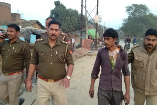 stone pelt on police team in farrukhabad