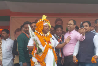 Agriculture Minister dance on stage at hazaribagh