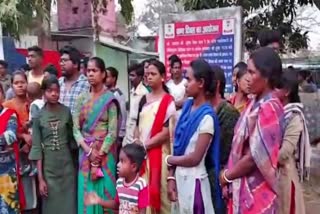 people from tribal society surrounded police station