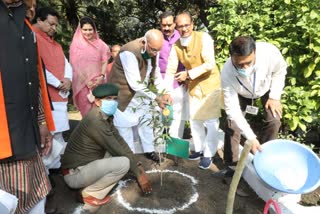 cm-shivraj-did-plantation-in-bhopal