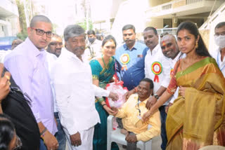 groceries distributed by deputy speaker padmarao goud at seethaphalmandi