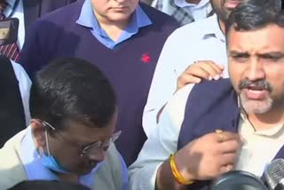 केजरीवाल की किसानों के साथ बैठक