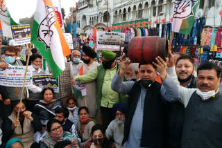 congress protests against the prices of petrol diesel