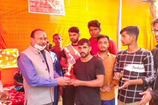 SHO organized kabaddi in Ambedkar Nagar