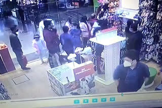 CCTV capture theft incident