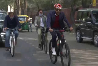 Robert Vadra marks protest against rising fuel prices by cycling