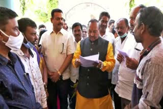 minister-ks-eshwarappa-adopted-5-government-school