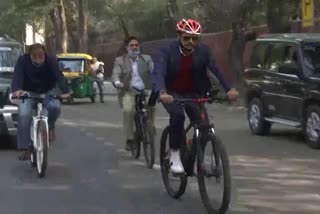 Robert Vadra marks protest against rising fuel prices by cycling