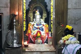 Devotee who offer the 5.5kg silver  visor to God  Chamarajeshwara