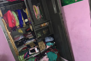 theft from house of a police in patna