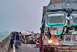 8 People died in road accident in katihar