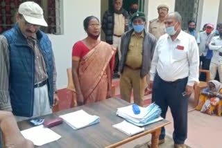 Elephant affected villagers get compensation in simdega