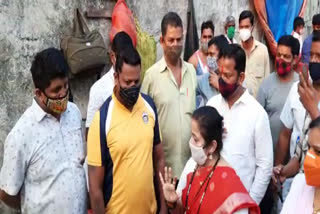 mayor-kishori-pednekar-visit-vegetable-market-in-dadar