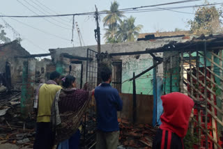 fire at shops in purba medinipurs panskura and mahishadal at monday night