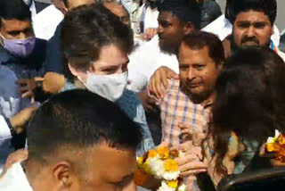 Priyanka Gandhi welcomed at Noida DND border