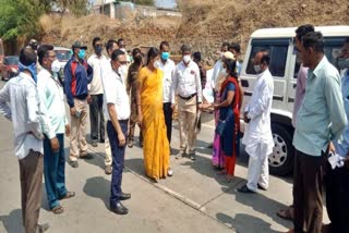 karnataka-border-entry-prohibited-by-tahasilder-at-kalburgi-checkpost