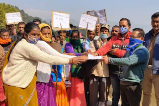 gangolihat villagers protest