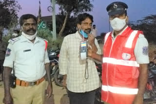 Vanasthalipuram police drink and drive checks on Ibrahimpatnam in rangareddy district