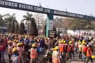 chaos over salary payments in jamshedpur