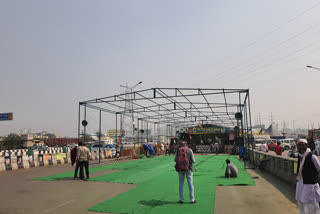 25 feet high tents for Kisan Manch built on NH-9 for protection from heat