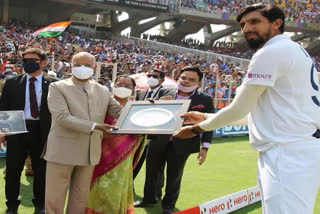 ramnath kovind gives a special cap and memento to ishant on-completing-100th-test