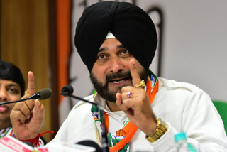 farm laws  Navjot Singh Sidhu  Navjot Singh Sidhu slams Centre  Navjot Singh Sidhu slams Centre terms farm laws black  കാർഷിക സമരം  കേന്ദ്രത്തിനെതിരെ നവ്ജോത് സിംഗ് സിദ്ധു  കോൺഗ്രസ് നേതാവ് നവ്ജോത് സിംഗ് സിദ്ധു  കരിനിയമം  കാർഷിക നിയമം