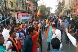 chaos-in-bjp-rally-in-amhart-street-kolkat