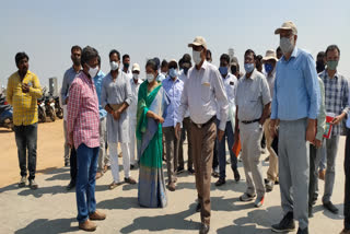 Yadadri Sri laxmi Narasimha Swamy temple was visited by CMO Chief Secretary Bhopal Reddy