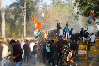 Police left water canon on congressmen