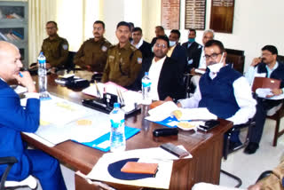 Palamu division commissioner reviewed schemes