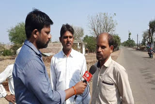 Negligence regarding Corona Guidelines on Maharashtra Border in Khandwa