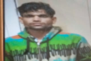 Shakarpur police of Delhi arrested a liquor smuggler