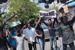 Black balloon flown for opposing modi, 10% internal quota for puducherry government school students in neet exam, puducherry modi visit, puducherry, மோடிக்கு கருப்பு பலூன்கள் பறக்கவிட்டு எதிர்ப்பு, புதுச்சேரிக்கு மோடி வருகை, நீட் தேர்வில் அரசு பள்ளி மாணவர்களுக்கு 10% உள் ஒதுக்கீடு, புதுச்சேரி